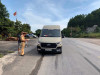 Cảnh sát giao thông Công an tỉnh Quảng Ninh kiểm tra phương tiện xe khách.