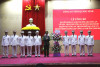 Đại tá Đỗ Văn Lực, Giám đốc Công an tỉnh chúc mừng tập thể lãnh đạo mới của Công an TP Hạ Long