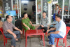 Công an phường phối hợp quản lý, cảm hóa, giáo dục đối tượng trong diện quản lý.