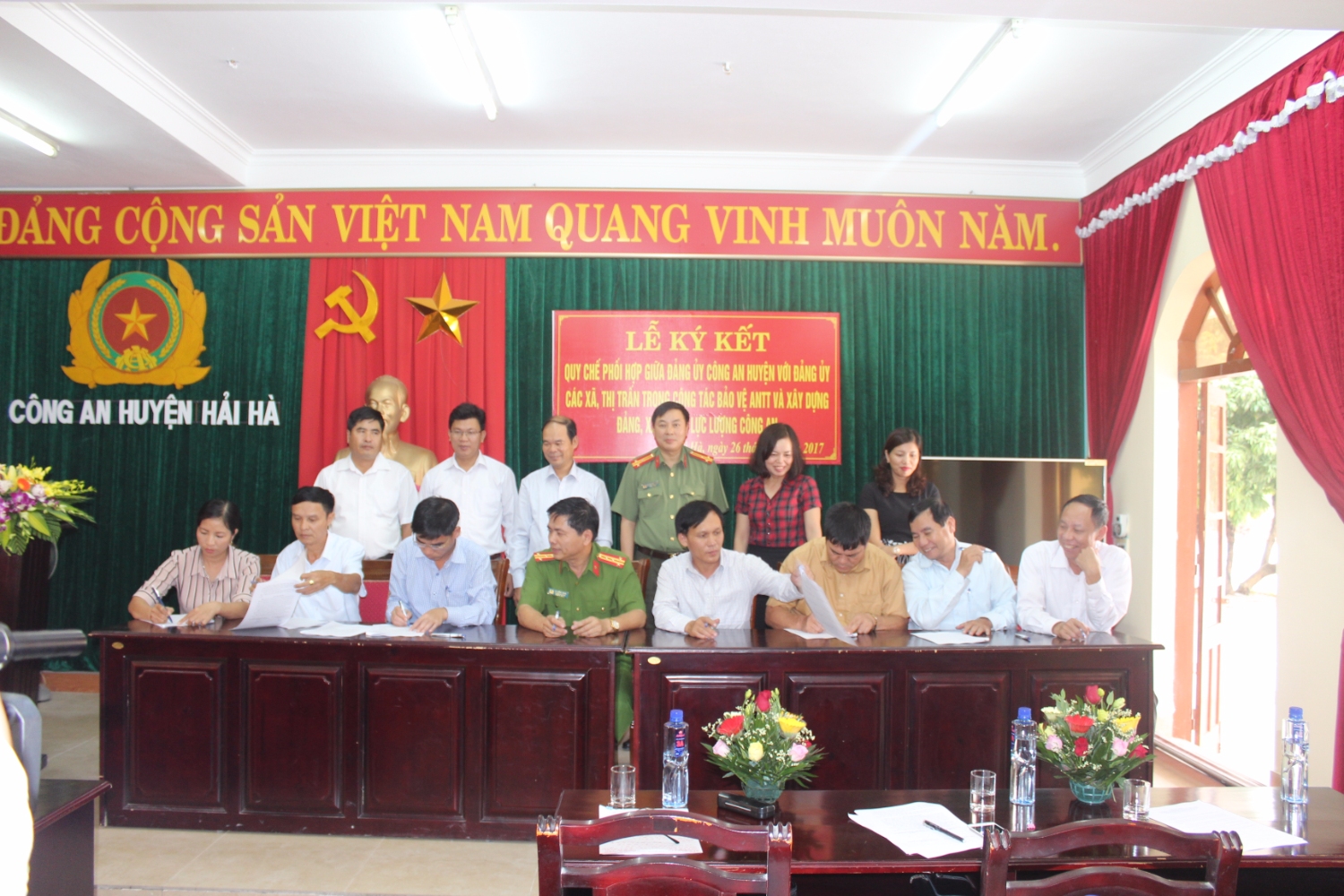 Công an huyện Hải Hà và đại điện 16 xã, thị trấn ký quy chế phối hợp