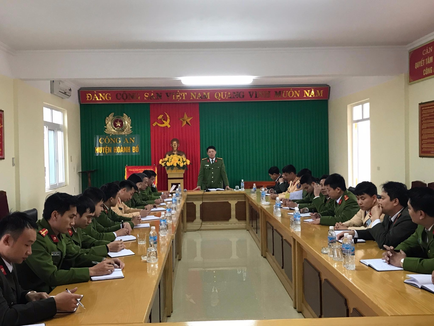 Họp giao ban toàn đơn vị