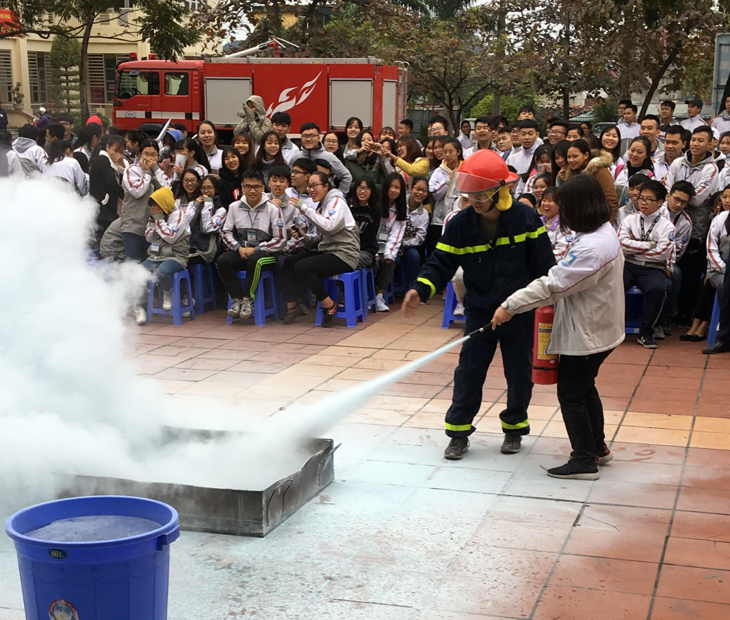 Thực hành chữa cháy tình huống giả định