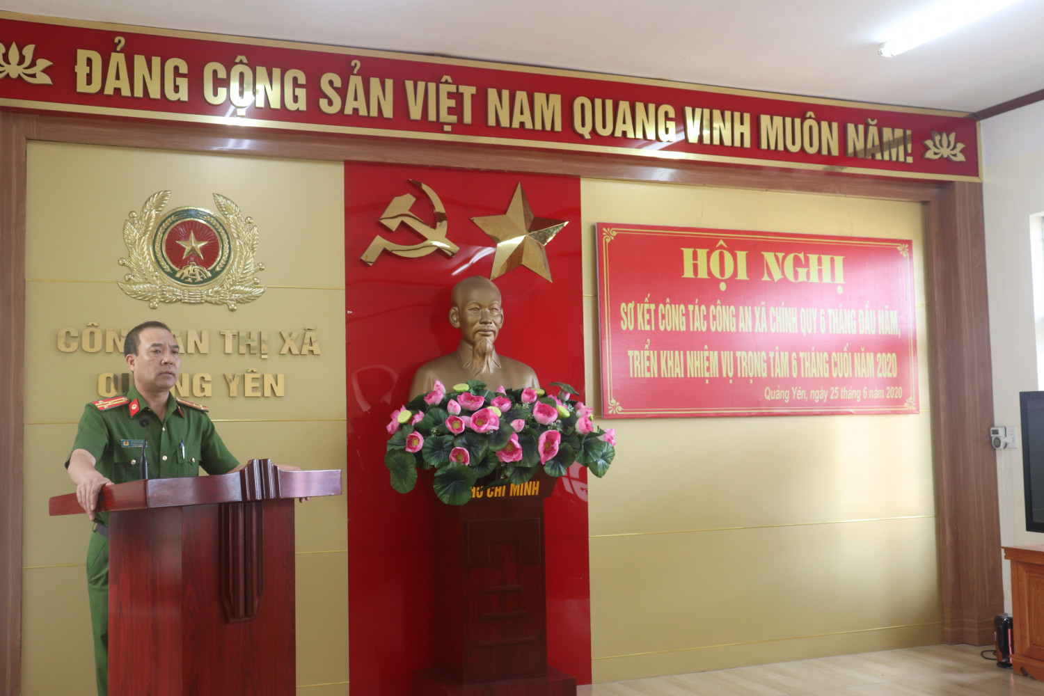 dong chi thuong ta vu xuan lich truong cong an thi xa phat bieu chi dao tai hoi nghi 2