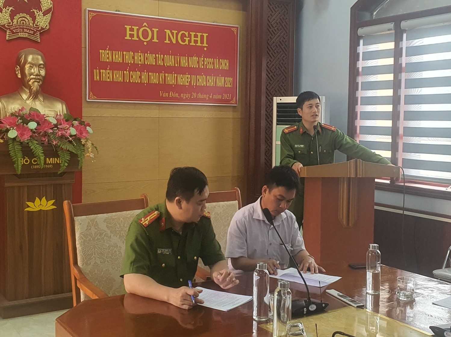 Bàn giao cơ sở thuộc thẩm quyền quản lý của xã, thị trấn