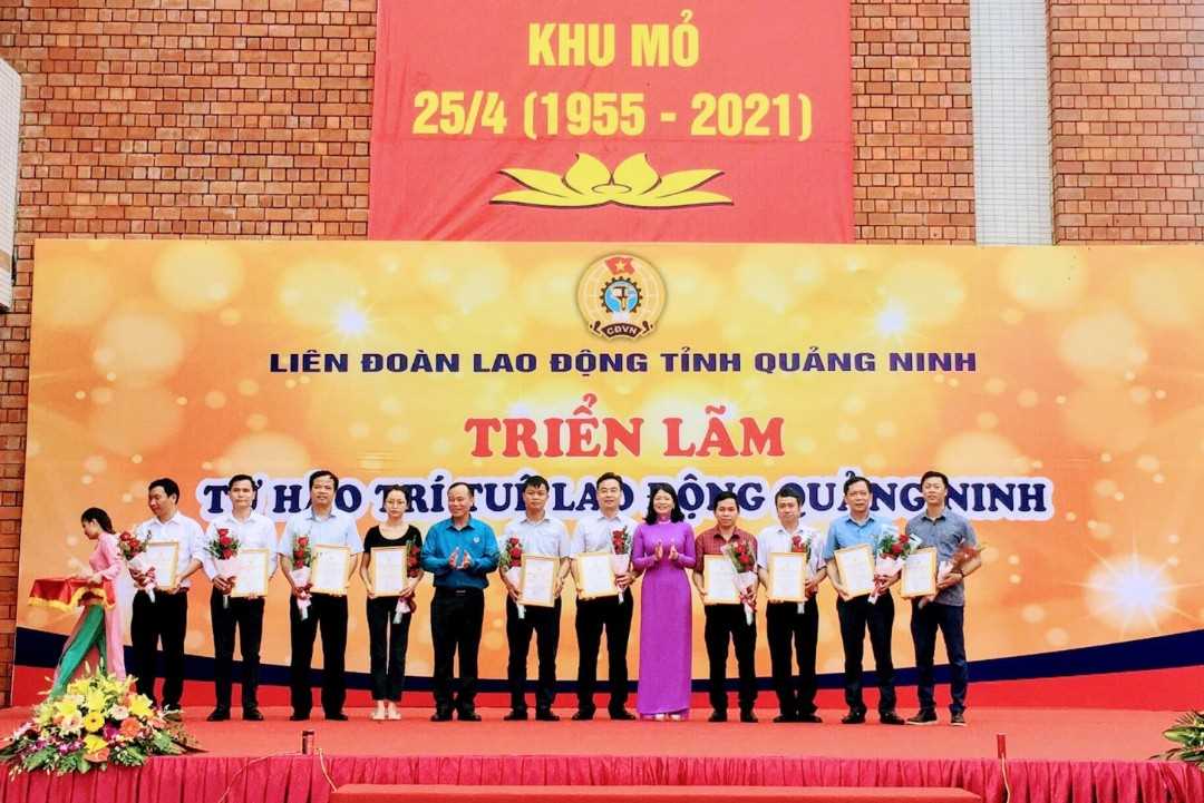 6 images1495306 trien lam 3