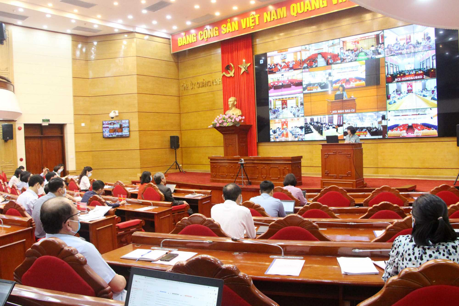 30 a bau cu dai hoi3