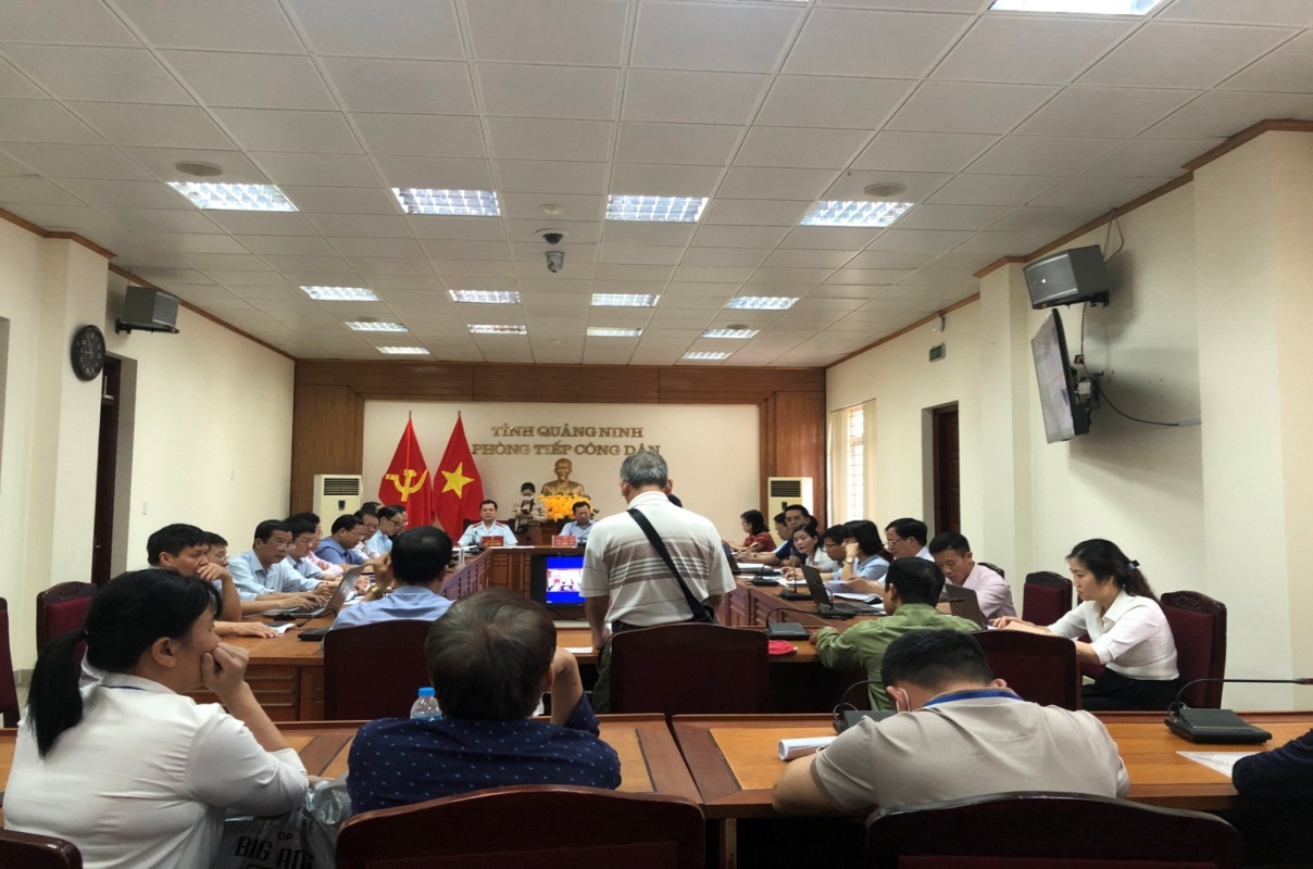Hội đồng tiếp công dân tỉnh đối thoại với các hộ dân phường Hải Hòa, TP Móng Cái tại Trụ sở tiếp công dân tỉnh Quảng Ninh.