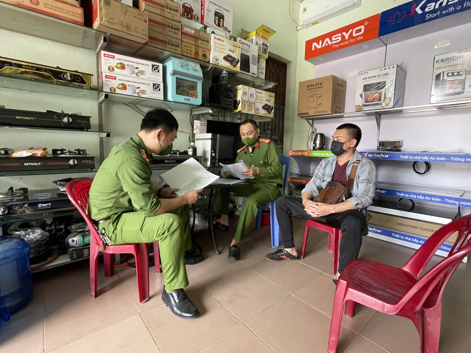 Lực lượng chức năng tăng cường kiểm tra các cơ sở kinh doanh Gas trên địa bàn