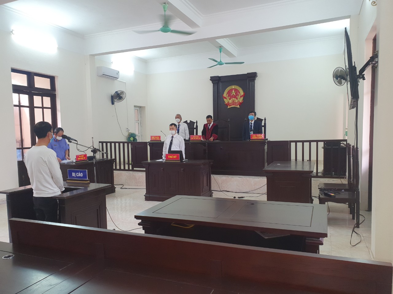 Quang cảnh phiên toà xét xử bị cáo Phó Văn Hường