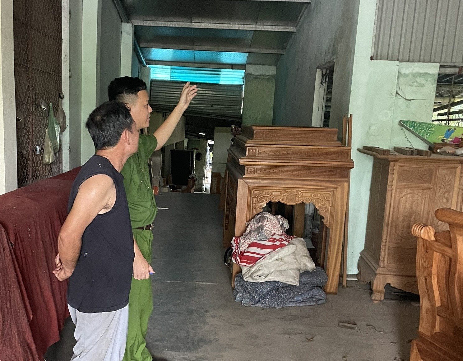 Công an thị xã tiến hành kiểm tra an toàn PCCC&CNCH đối với 18 cơ sở sản xuất, chế biến gỗ trên địa bàn