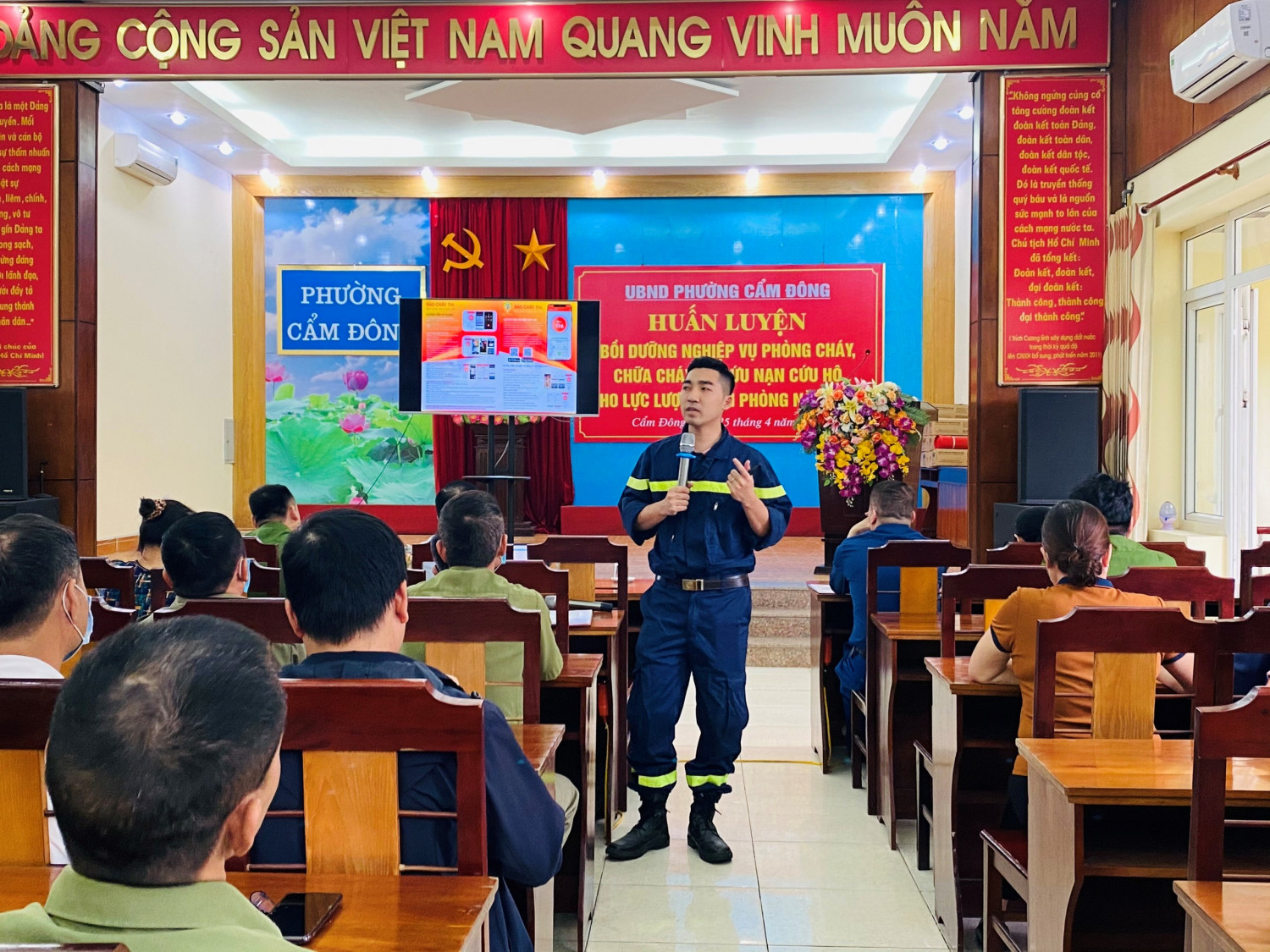 Quang cảnh buổi tuyên truyền