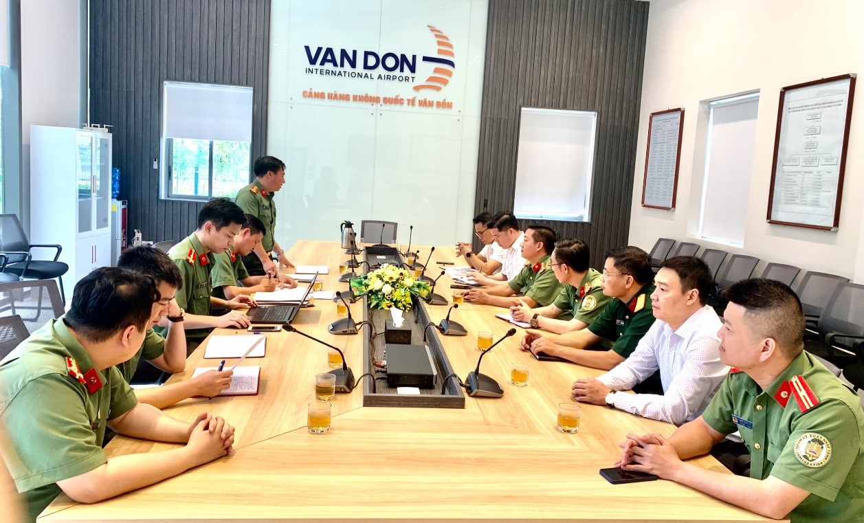 Đoàn kiểm tra của Ban Chỉ đạo phòng, chống khủng bố tỉnh kiểm tra công tác phòng, chống khủng bố và bảo đảm an ninh, an toàn hàng không tại Cảng hàng không quốc tế Vân Đồn