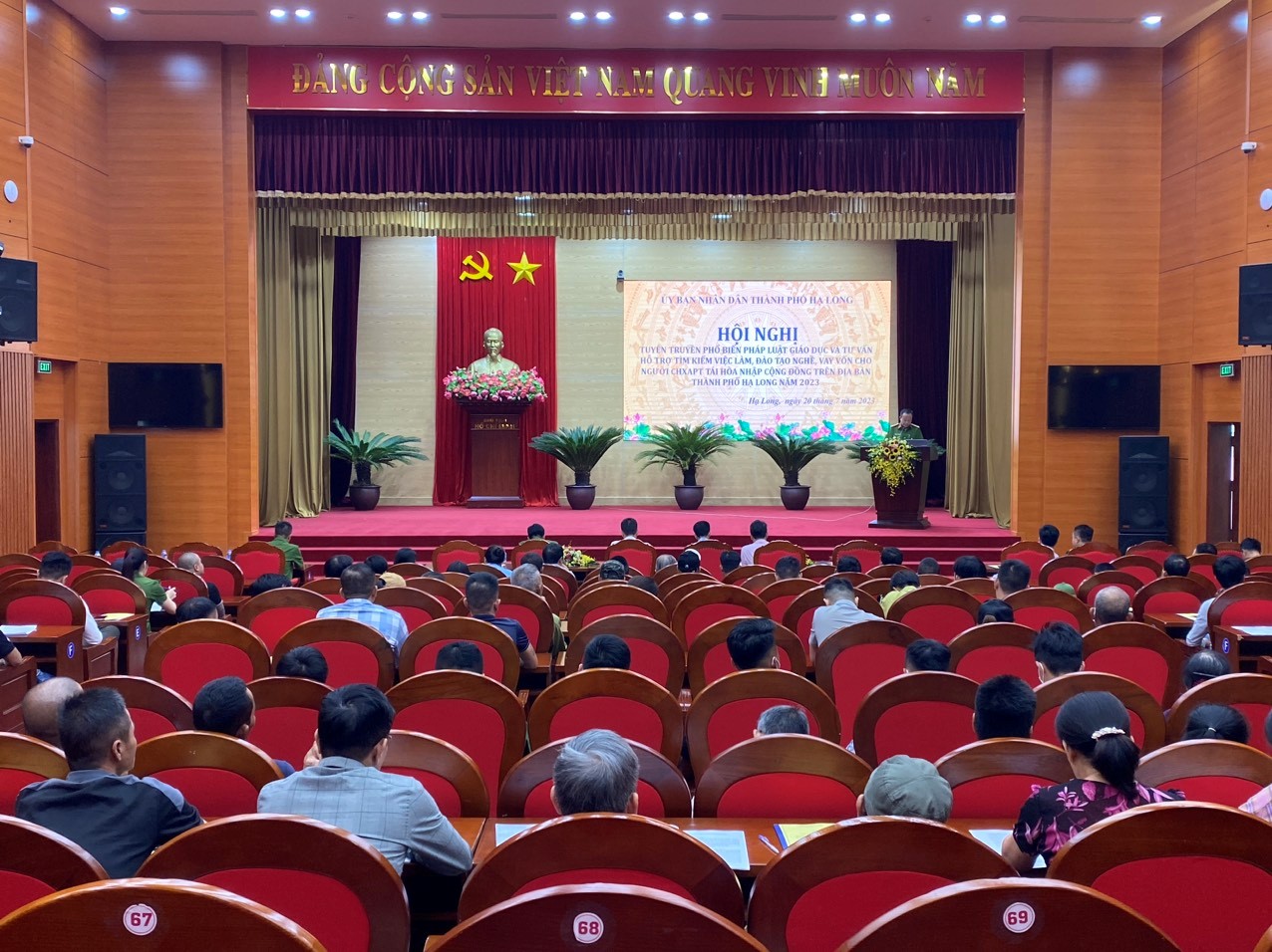 Quang cảnh Hội nghị