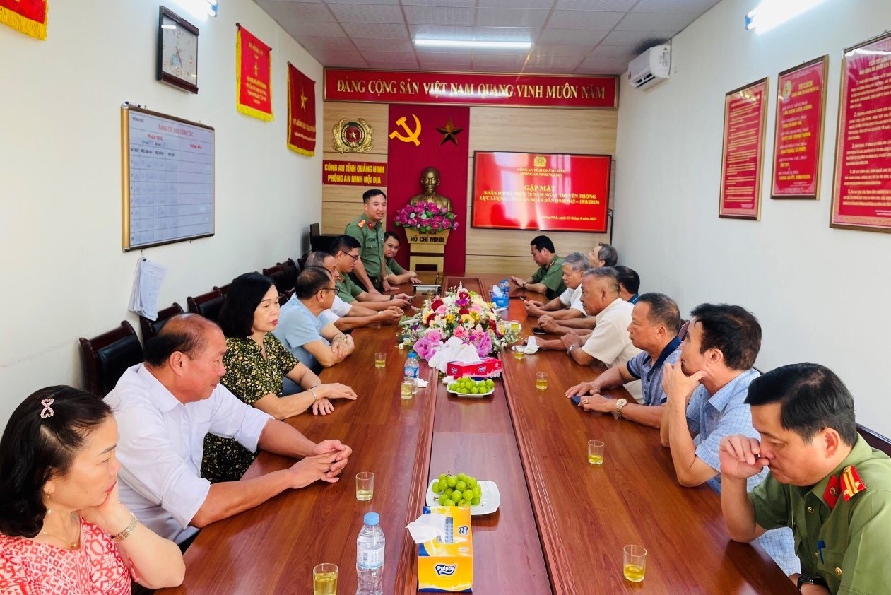 Hình ảnh tại buổi gặp mặt