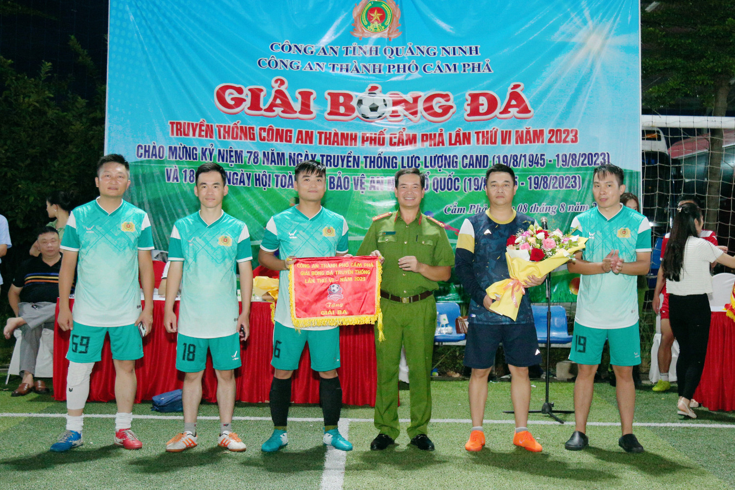 doi dat giai ba doi canh sat dttp ve kinh te va chuc vu cong an phuong cua ong cong an phuong cam binh cong an phuong cam phu