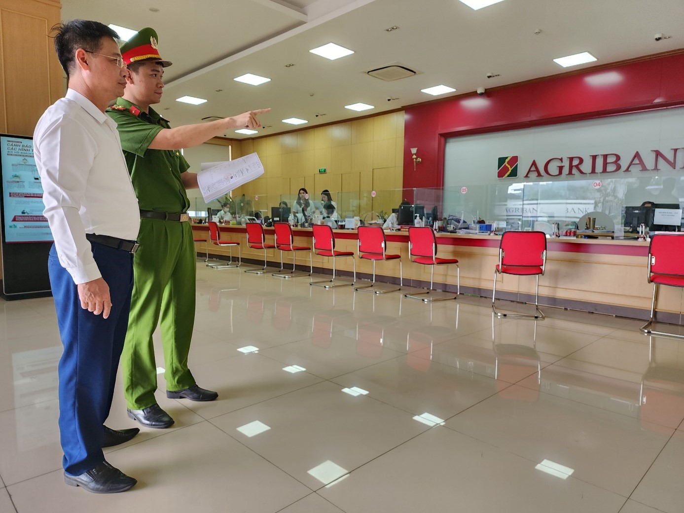 pc09luc luong cong an phoi hop voi ngan hang agribank chi nhanh quang ninh kiem tra danh gia thuc trang he thong phuong tien an ninh