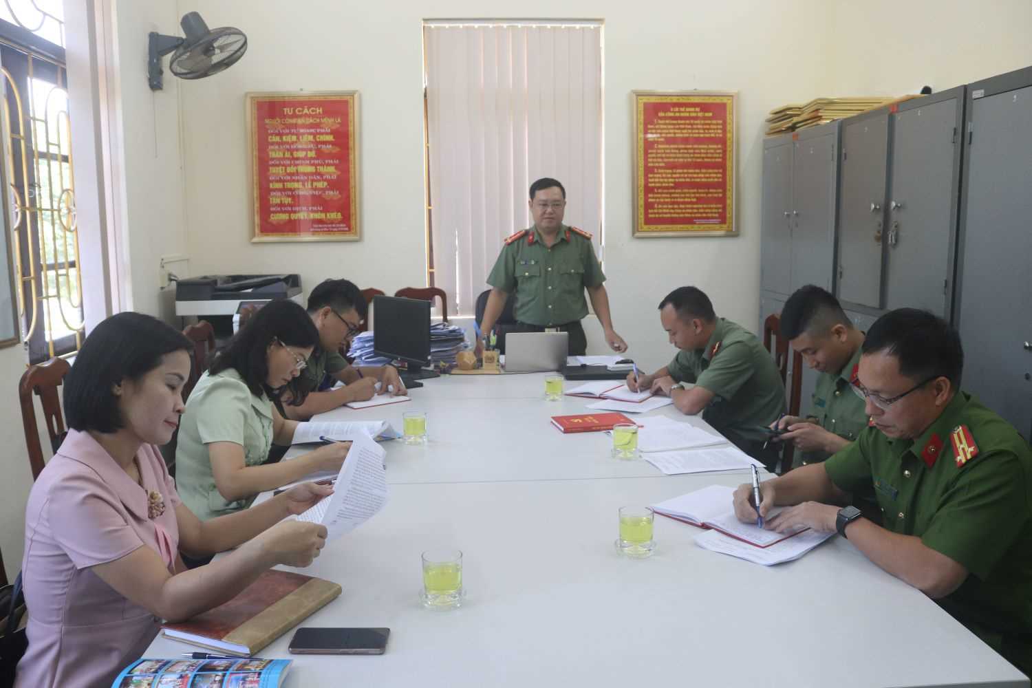 Hình ảnh tại buổi sinh hoạt của Chi bộ An ninh