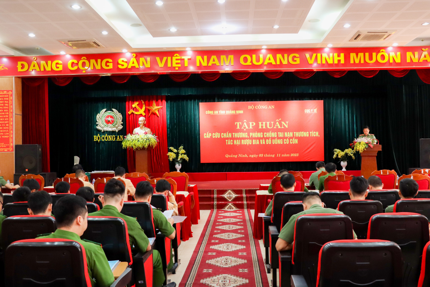 Quang cảnh lớp tập huấn