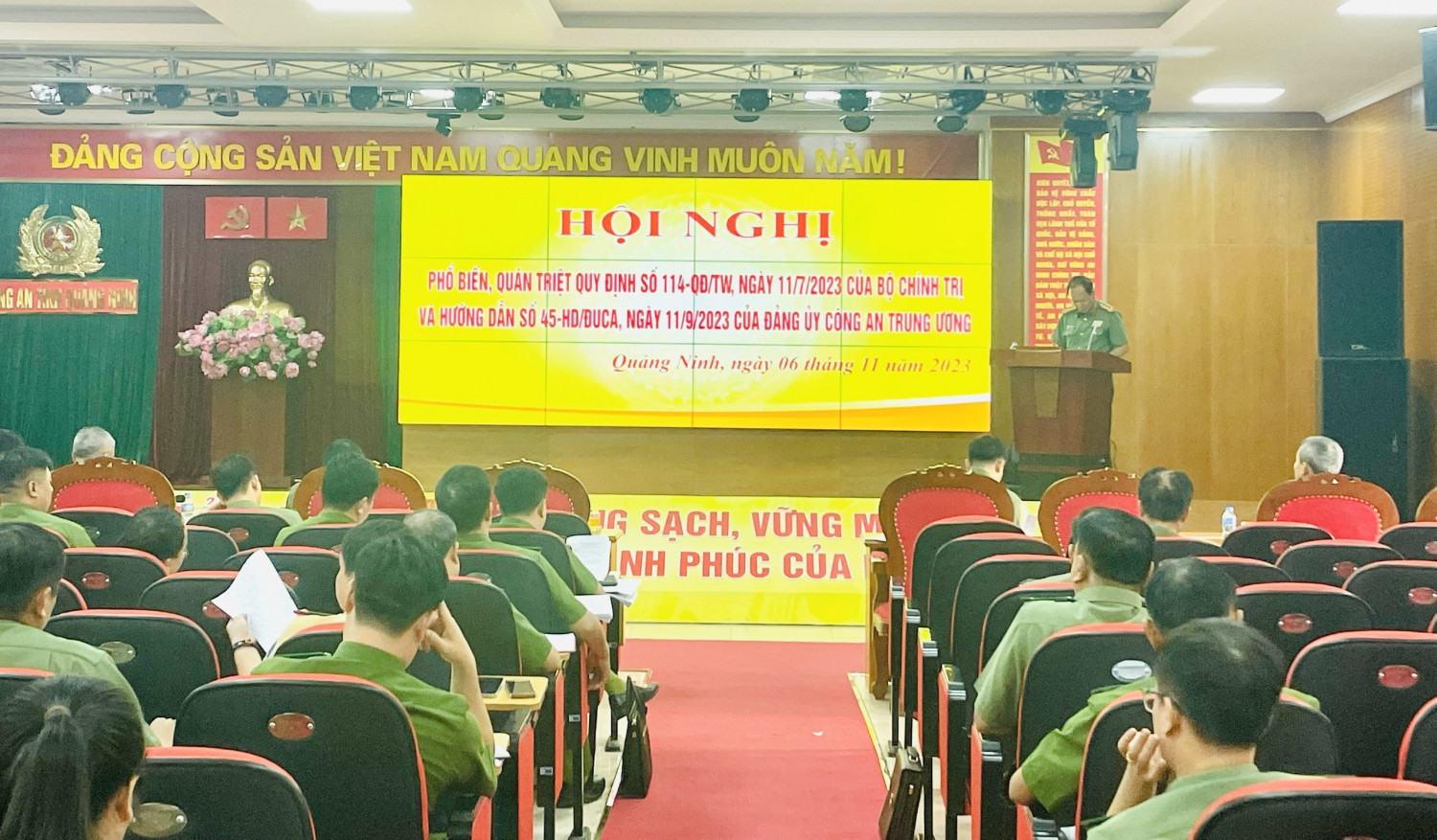 Quang cảnh hội nghị