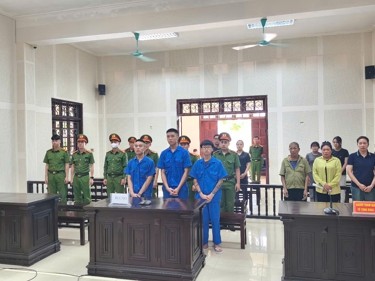 Các bị cáo tại phiên toà